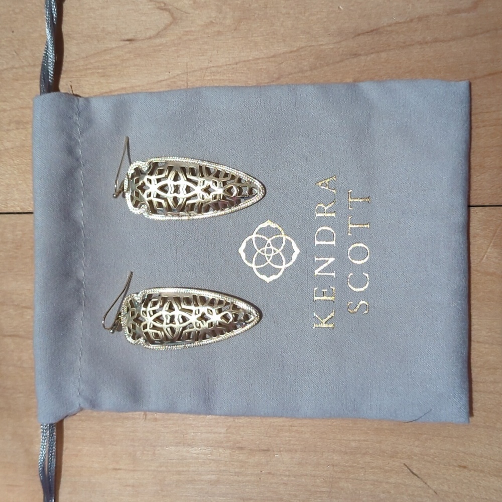 Kendra Scott Sadie Filigree Arrowhead Statement Earrings in Gold